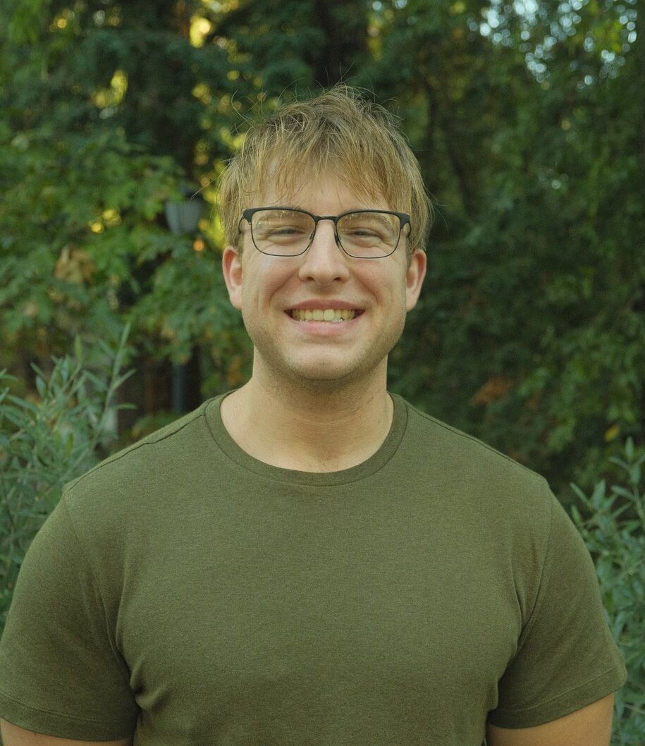 Ivan Davidek headshot